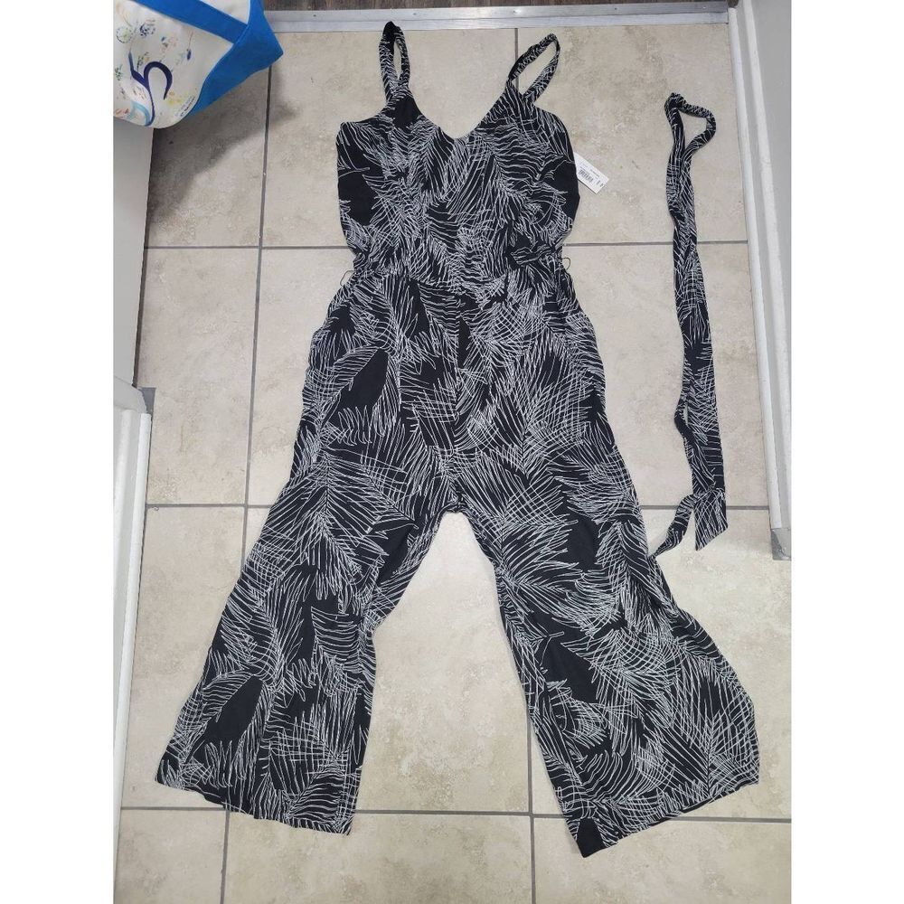 Black and white summer romper‎